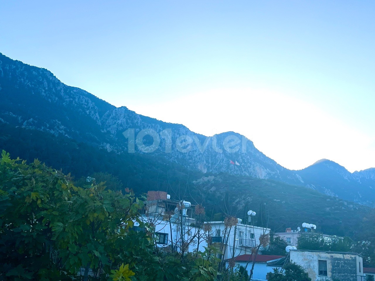 KYRENIA LAPTA , 2 VILLAS FOR THE PRICE OF 1 , 185000 GBP !!!!!AMAZING  SEA AND MOUNTAIN VIEWS  4+1 AND 1+1