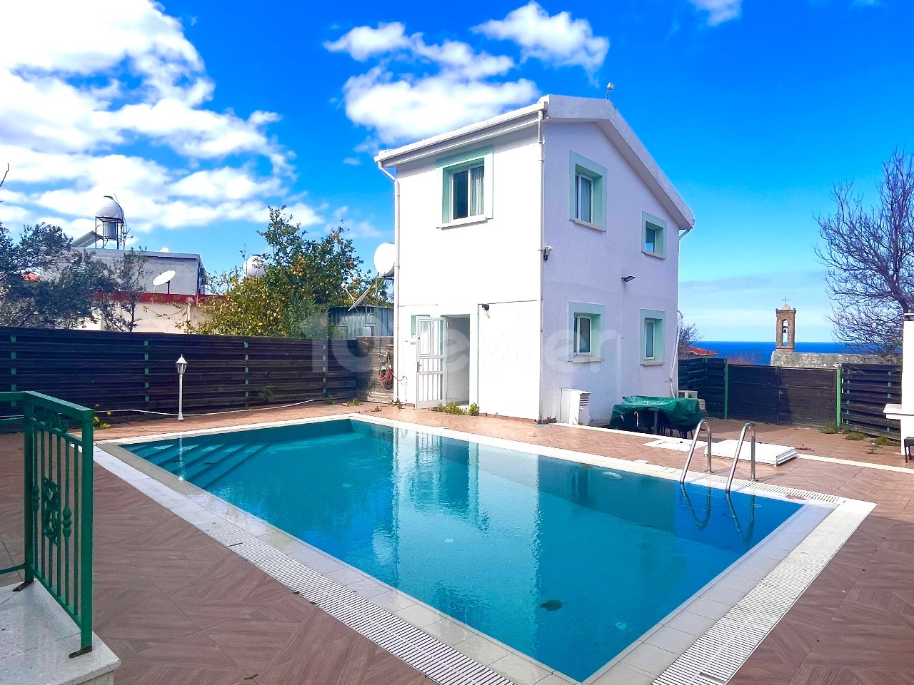 GIRNE LAPTA , 2 VILLAS 1 VILLA FIYATINA , DENIZ VE DAG MANZARALI , KACIRILMAZ FIRSAT , 4+1 VE 1+1 , OZEL HAVUZ  