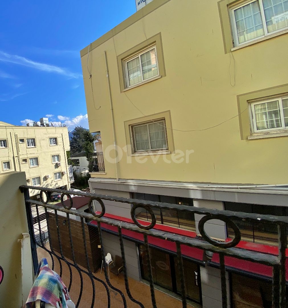 INVESTMENT OPPORTUNITY !!! 1+1 FLAT WITH HIGH RENTAL INCOME IN KYRENIA YENİ LİMAN REGION ALONG THE MAIN STREET