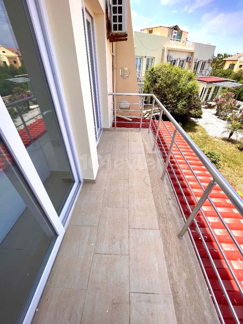 KYRENIA LAPTA , MODERN 1+1 PENTHOUSE APARTMENT , SEA AND MOUNTAIN VIEWS , 200 M. TO THE BEACH ,TERRACE ,  BALCONY , PARKING