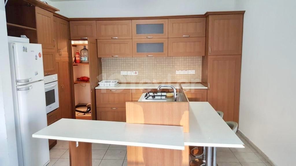 Flat To Rent in Yukarı Girne, Kyrenia