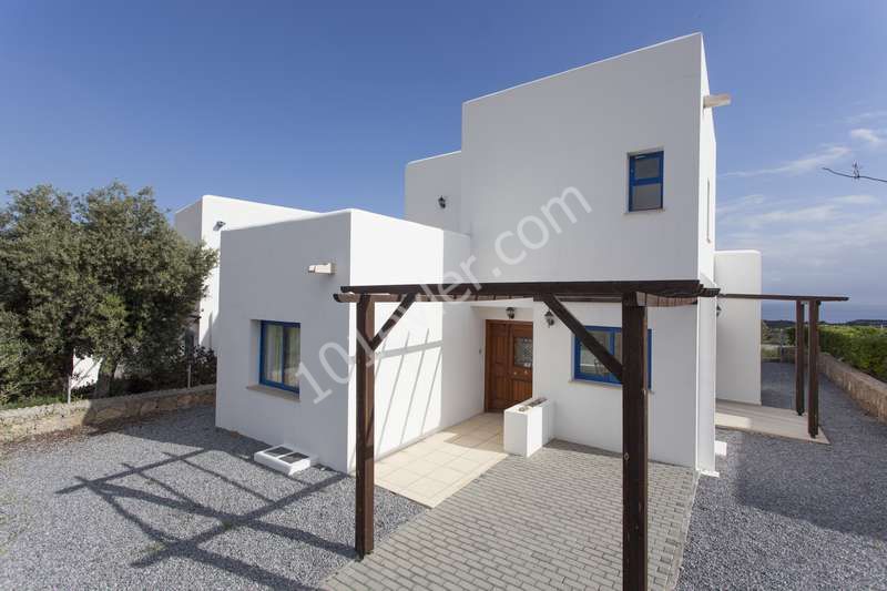 GIRNE-ALAGADI ,DENIZE 200M ,  VILLA VEYA BUNGALOW SECENEKLI, 3+1  MUSTAKIL , HAVUZLU    TEL : 0542 867 1000