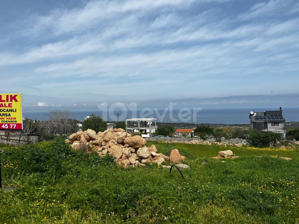 OFFENES GRUNDSTÜCK ZUM VERKAUF MIT HERRLICHEM MEER-UND BERGBLICK IN KYRENIA ARAPKÖY ** 