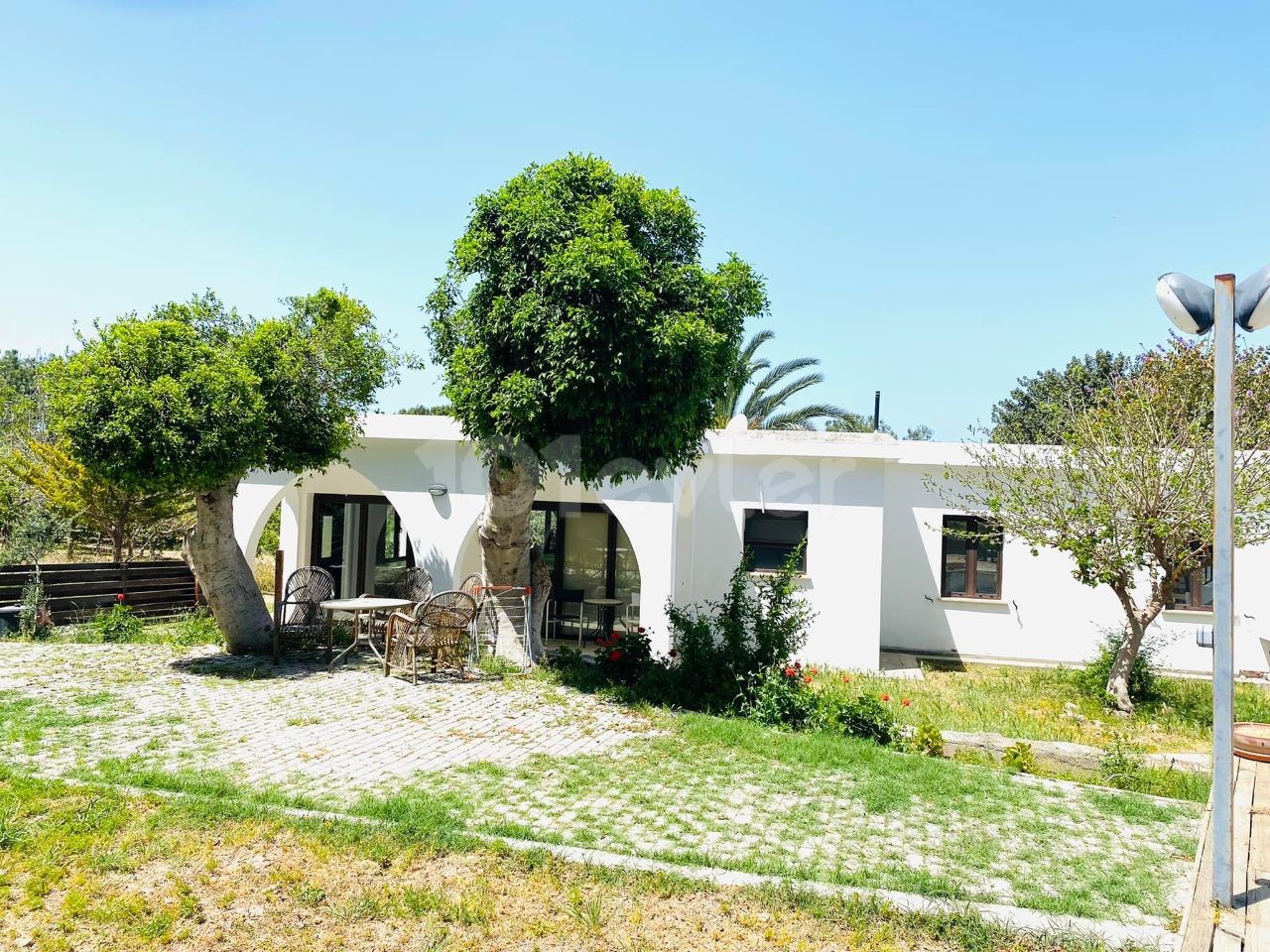 In Kyrenia Doganköy ist auch ein Haus mit Blick auf das Meer in den Bergen zu vermieten ** 