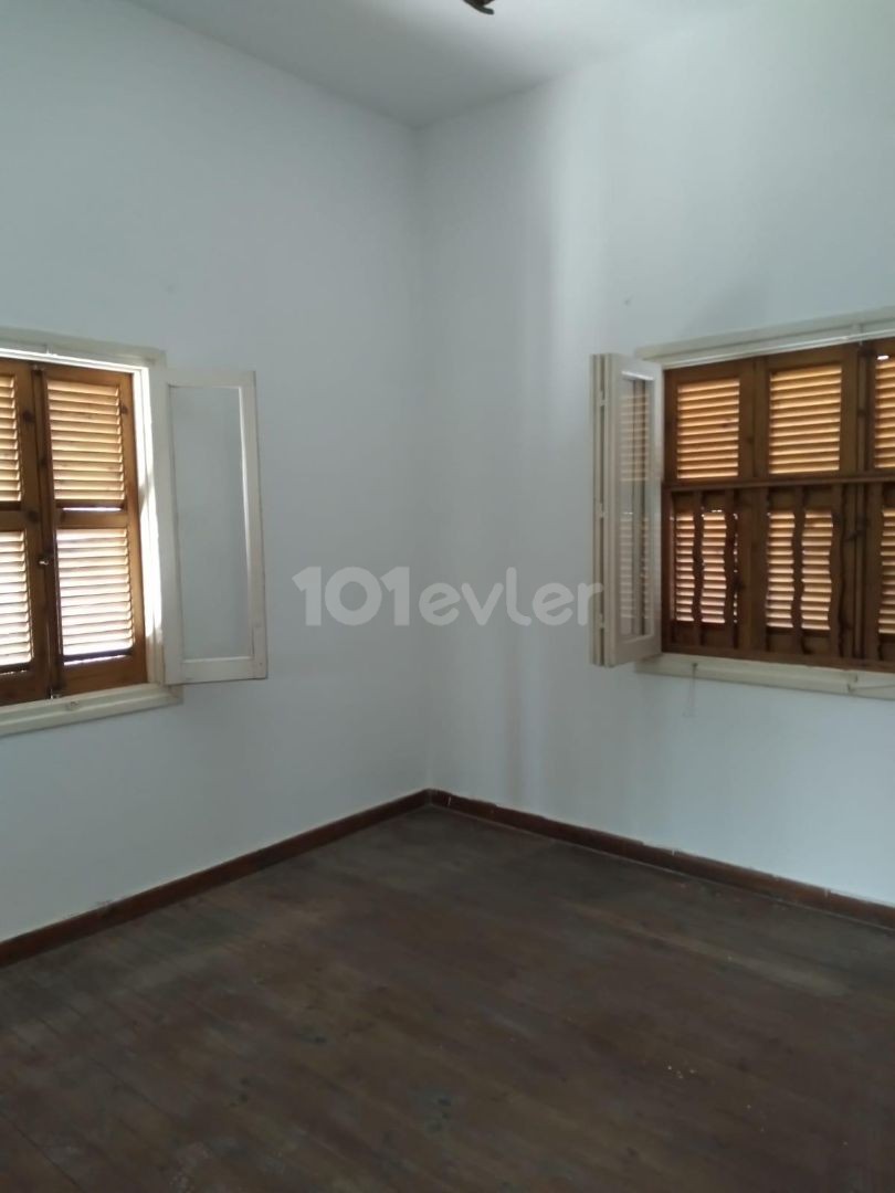 Flat For Rent in Gönyeli(2 minutes walk to main road)