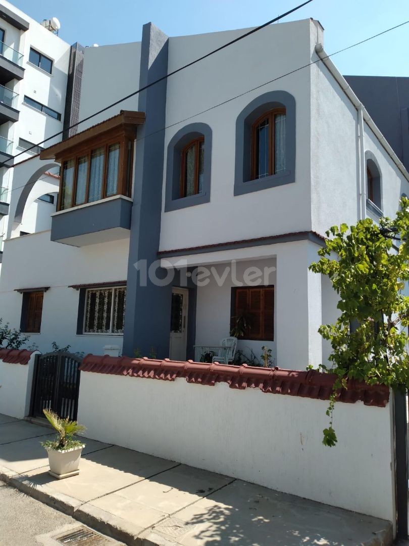 Flat For Rent in Gönyeli(2 minutes walk to main road)