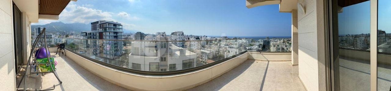 Zu vermieten in Kyrenia Centre 3+1 Penthouse mit Jacuzzi, Zentralheizung, Meer- und Bergblick