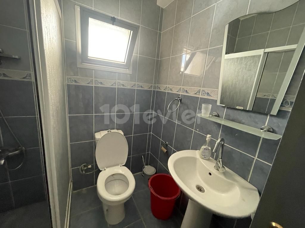 Girne Merkez de Gloria Jeans Arkası Kiralık 3+1 Full Eşyalı Daire