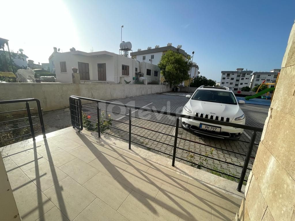 Girne Alsancak da Ortak Havuzlu Site İçerisinde Kiralık 2+1 Full Eşyalı Daire 