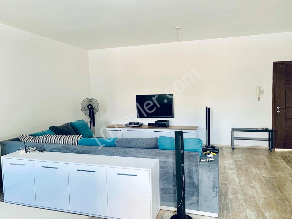 YENİKENTDE FULL EŞYALI ZEMİN KAT DAİRE 