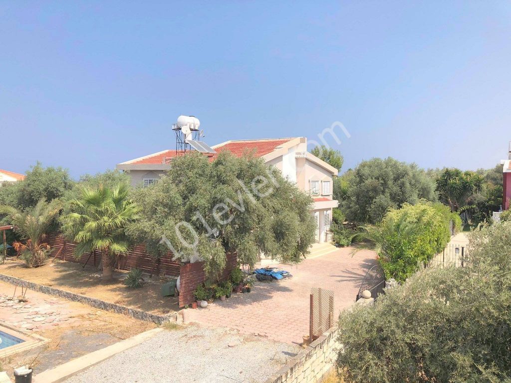 Detached House For Sale in Çatalköy, Kyrenia