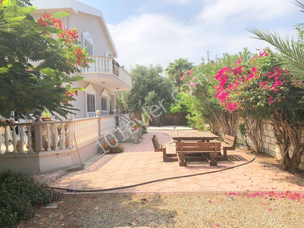 Detached House For Sale in Çatalköy, Kyrenia