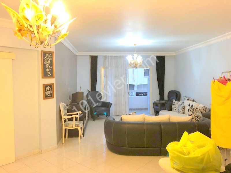 GİRNE MERKEZDE SATILIK DAİRE 