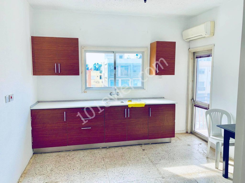 YENİŞEHİRDE SATILIK DAİRE 