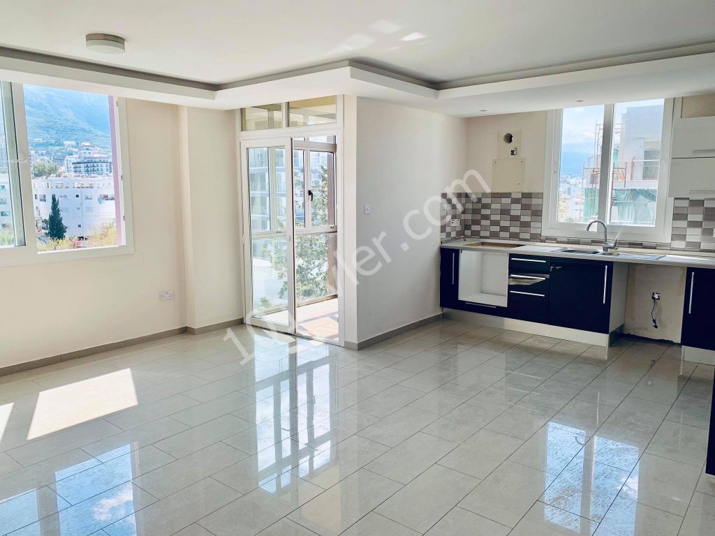 Flat To Rent in Girne Merkez, Kyrenia