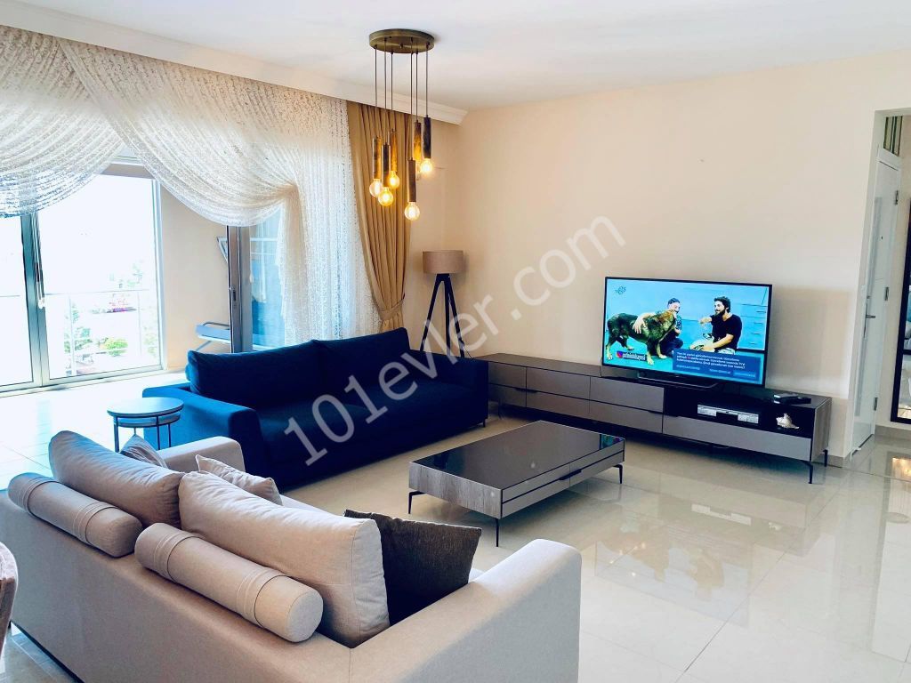 GÖNYELİDE FULL EŞYALI  SATILIK PENTHOUSE 