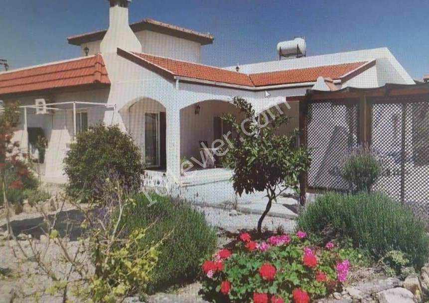 Detached House For Sale in Karşıyaka, Kyrenia