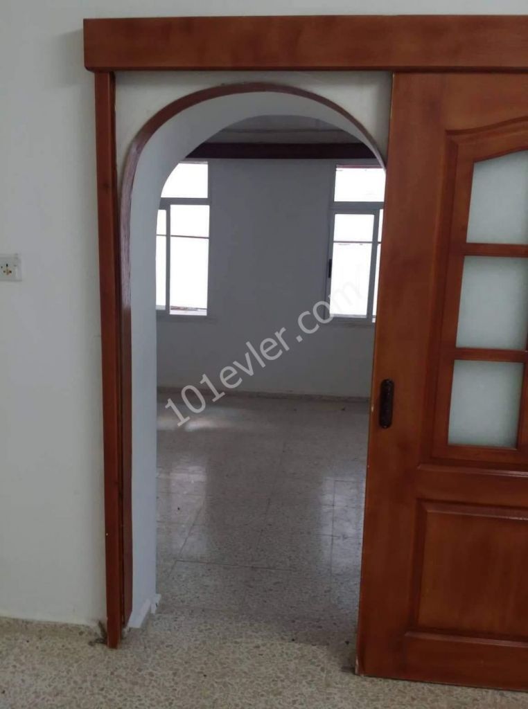 Detached House For Sale in Değirmenlik, Nicosia