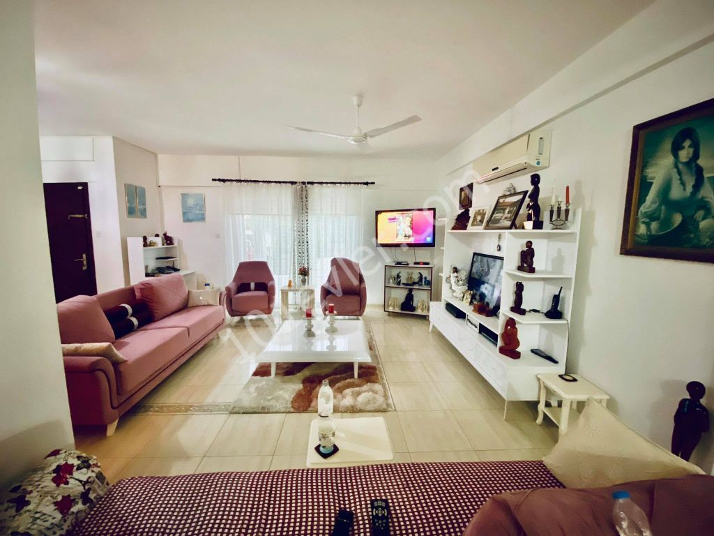 Villa For Sale in Küçük Kaymaklı, Nicosia