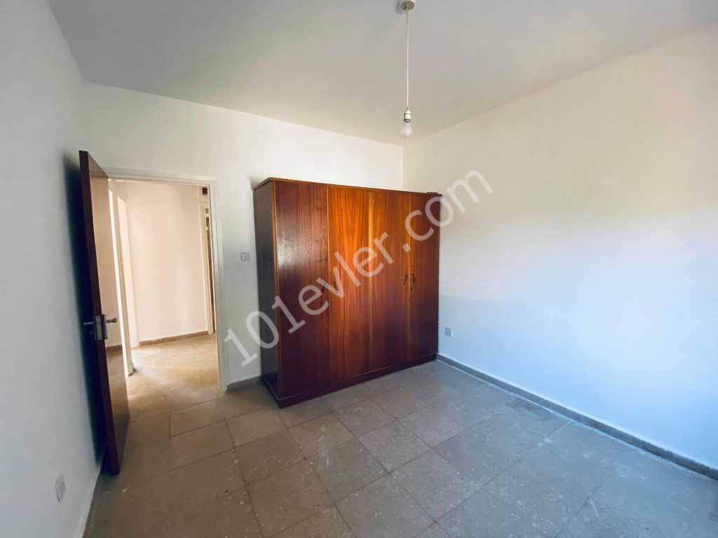 ORTAKÖYDE ZEMİN KAT DAİRE 