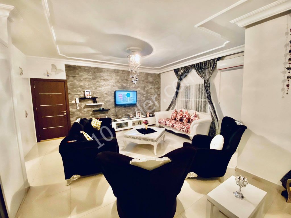 GİRNE  BOĞAZDA SATILIK DAİRE 