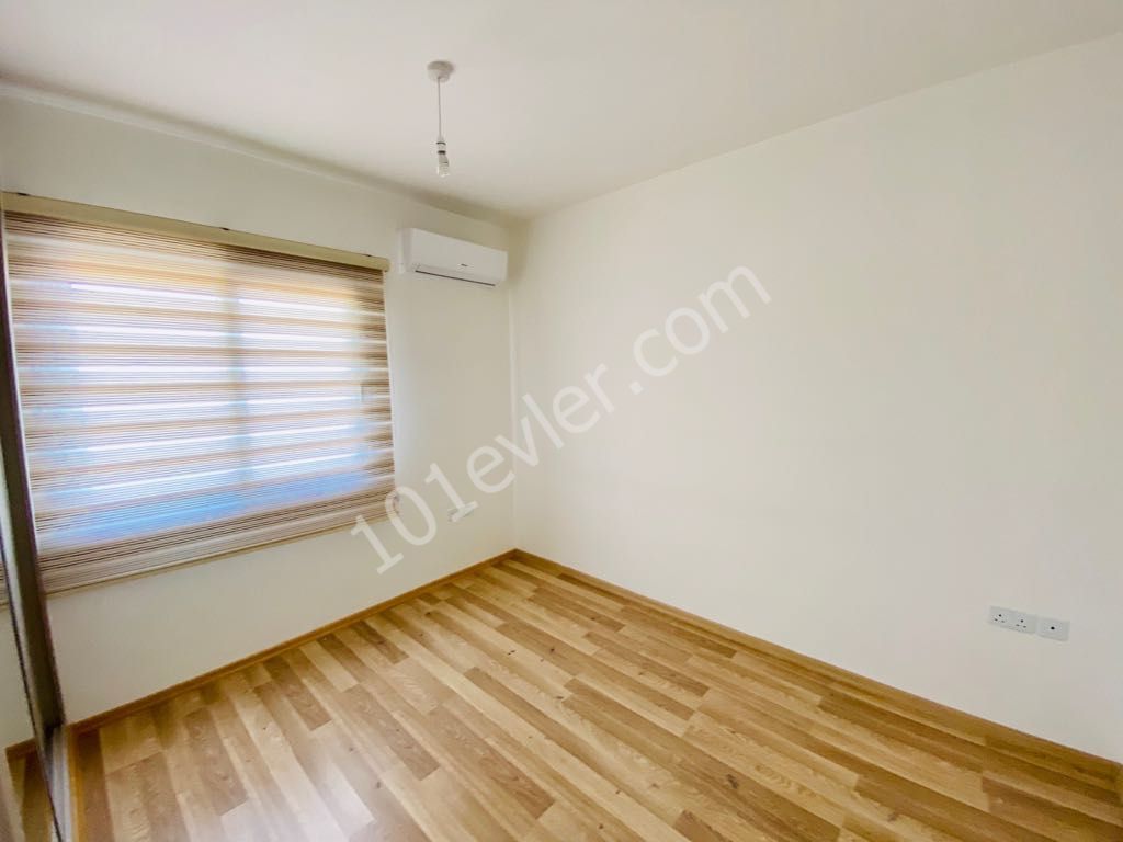 Ortaköyde eşysız yeni kiralık daire