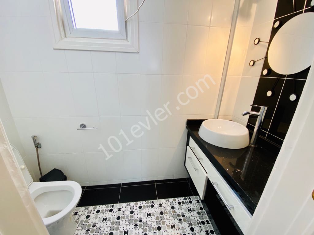 Ortaköyde kiralık eşyalı daire