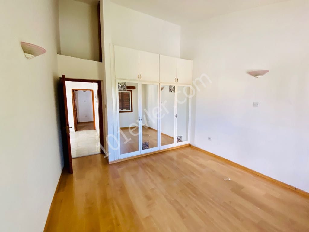 Yenikentde kiralık eşyasız ikiz villa