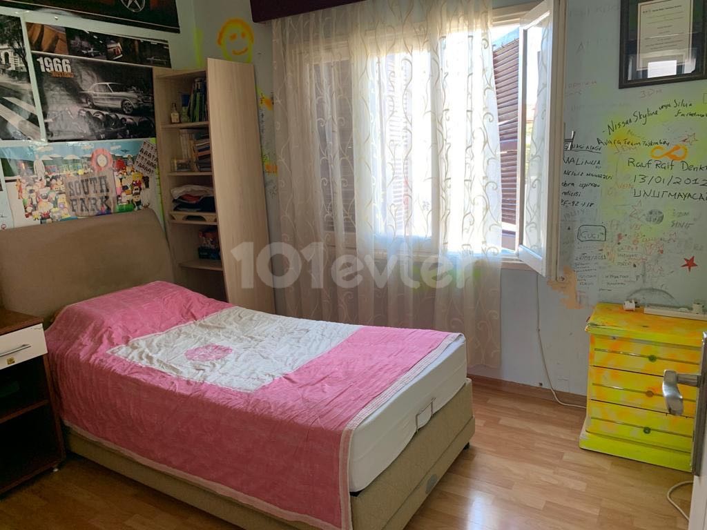 Detached house for sale in Taşkinköy ** 