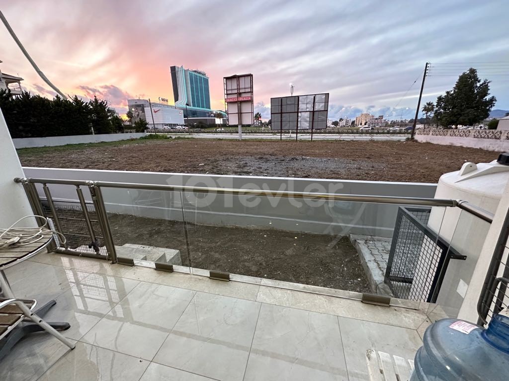 Öğrenciye Ortaköyde concord hotel karşısı zemin kat kiralık 