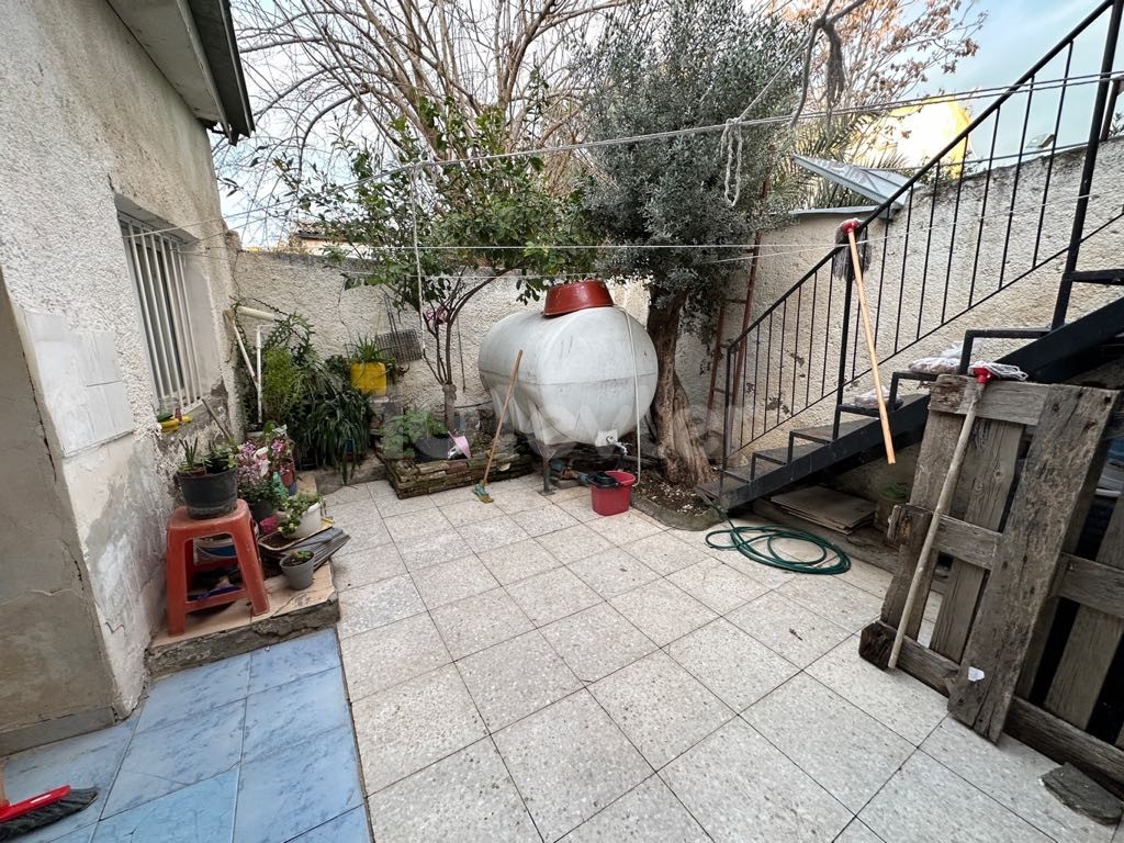 House with garden for sale in Nicosia Yenicamide