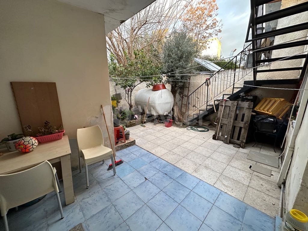 House with garden for sale in Nicosia Yenicamide