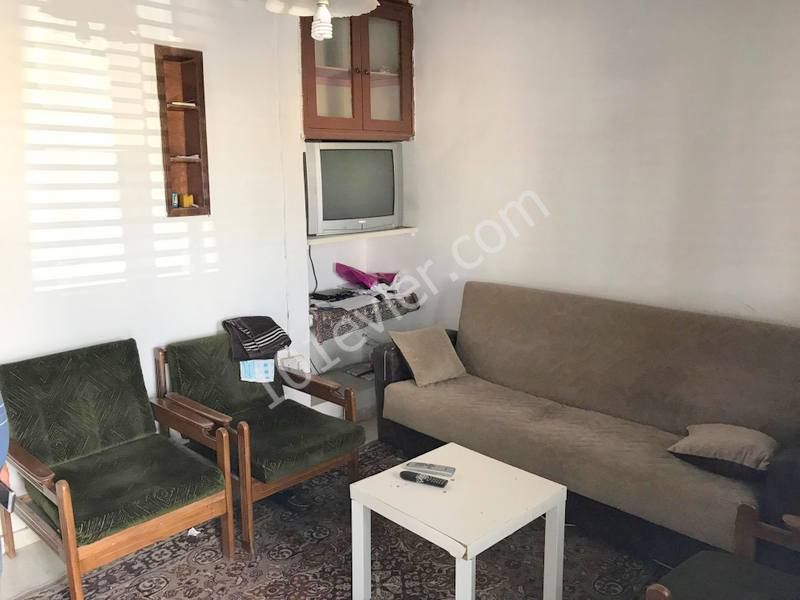 Detached House To Rent in Göçmenköy, Nicosia