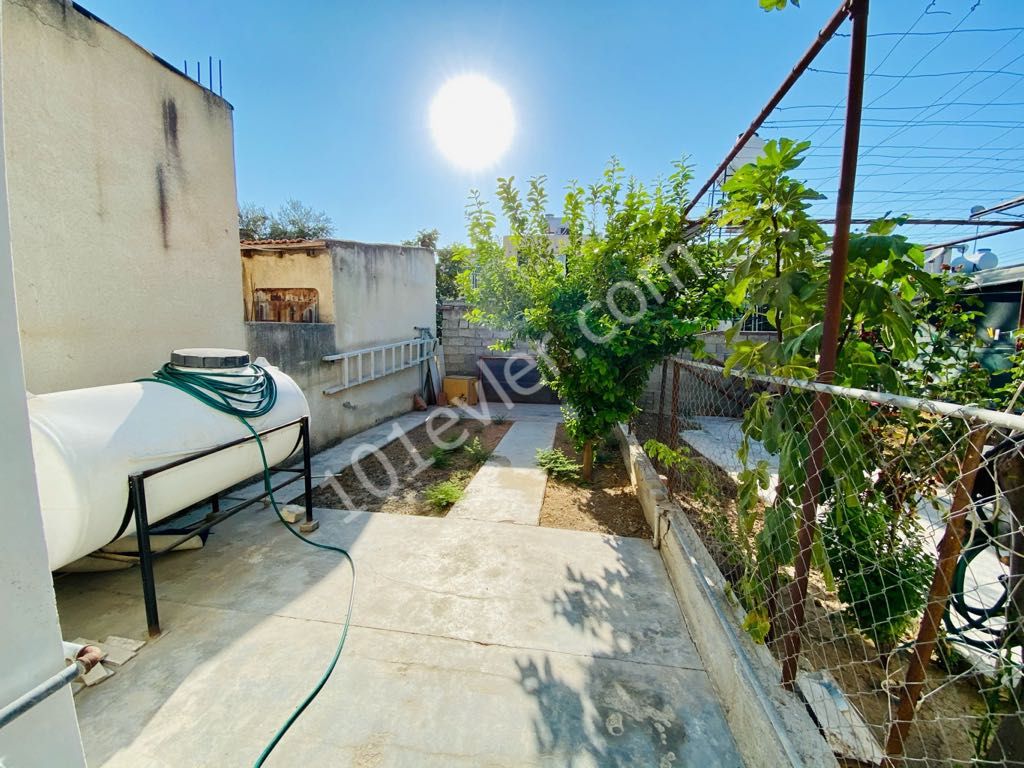 Detached House To Rent in Göçmenköy, Nicosia