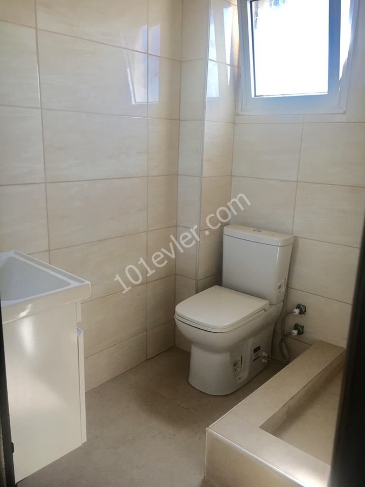 MAĞUSA ŞEHİR MERKEZİNDE SATILIK 2+1 DAİRE 