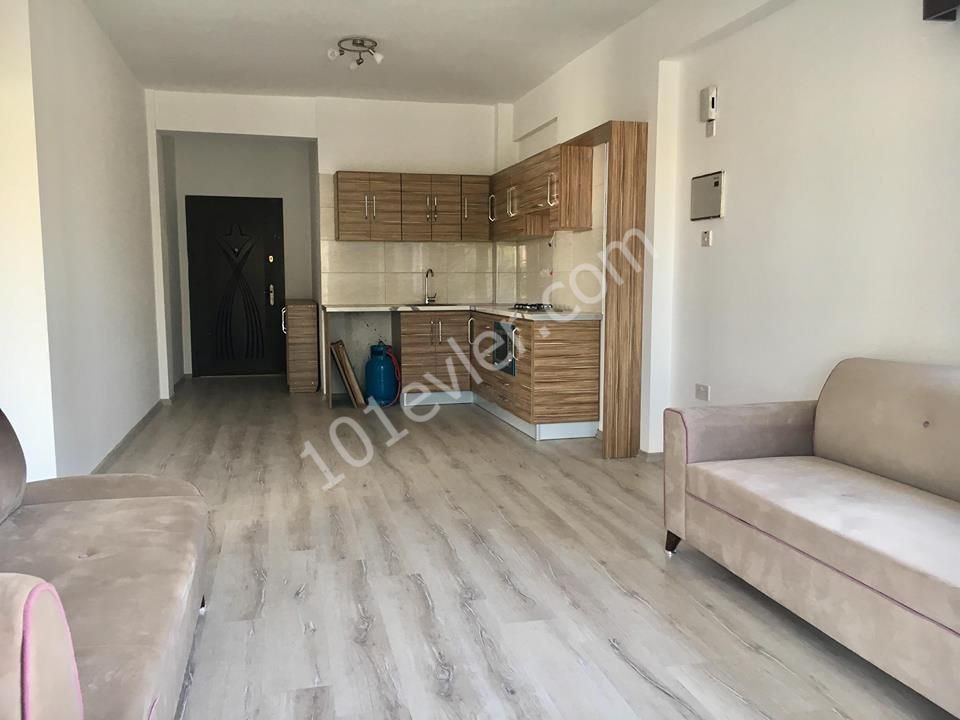 MAĞUSA ŞEHİR MERKEZİNDE SATILIK 2+1 DAİRE 