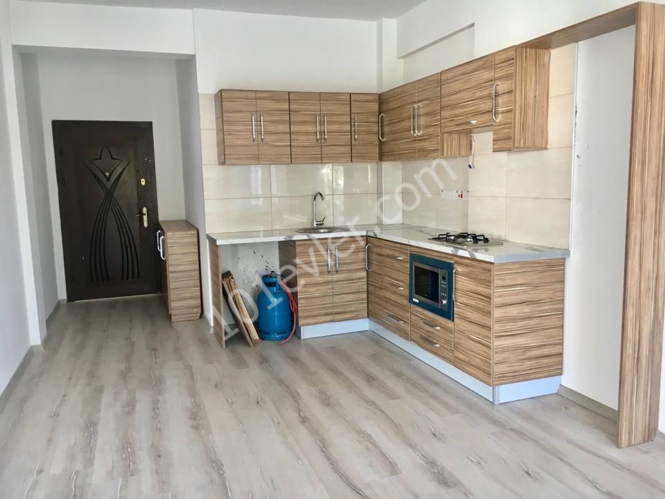 MAĞUSA ŞEHİR MERKEZİNDE SATILIK 2+1 DAİRE 