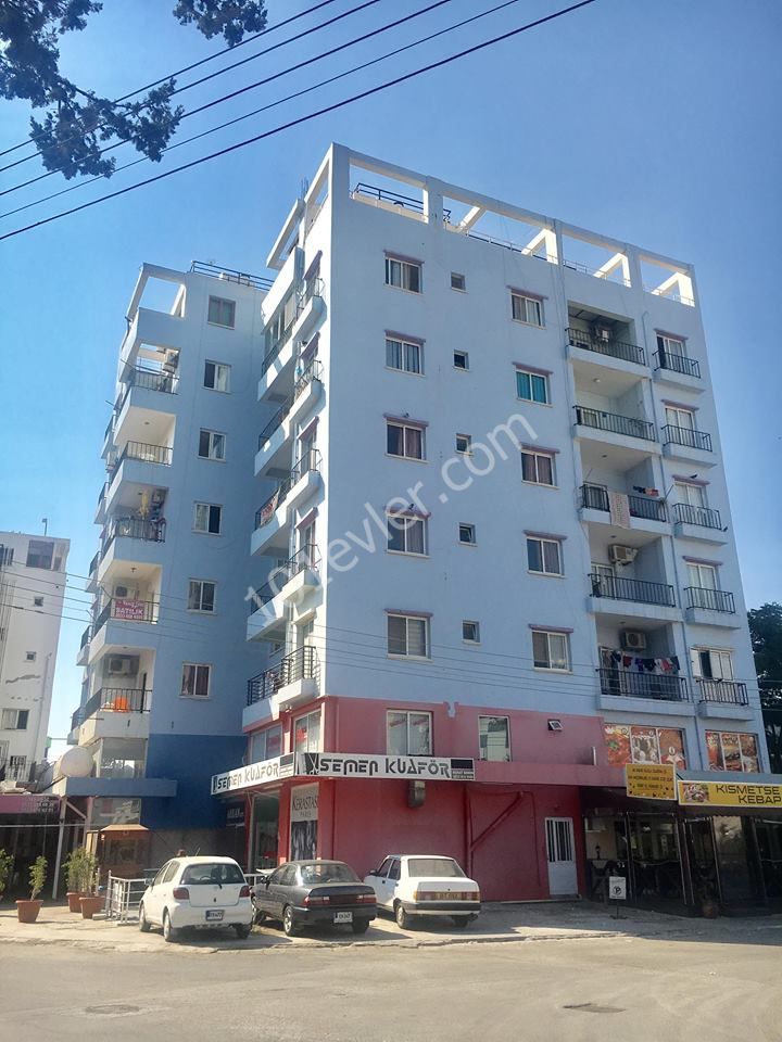 2+1 WOHNUNG ZUM VERKAUF IM STADTZENTRUM VON FAMAGUSTA ** 