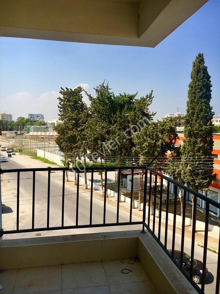 2+1 WOHNUNG ZUM VERKAUF IM STADTZENTRUM VON FAMAGUSTA ** 