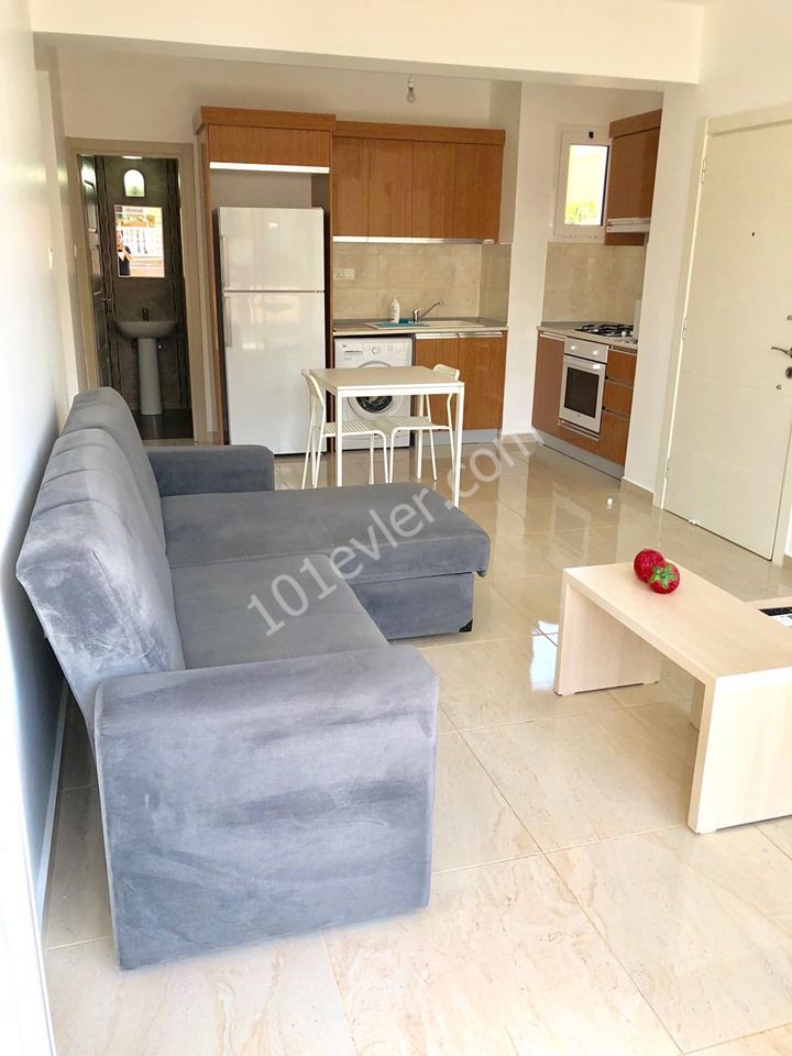 2+1 VOLL MÖBLIERTE NEUE LUXUS-WOHNUNG ZUM VERKAUF IM ZENTRUM VON FAMAGUSTA ** 