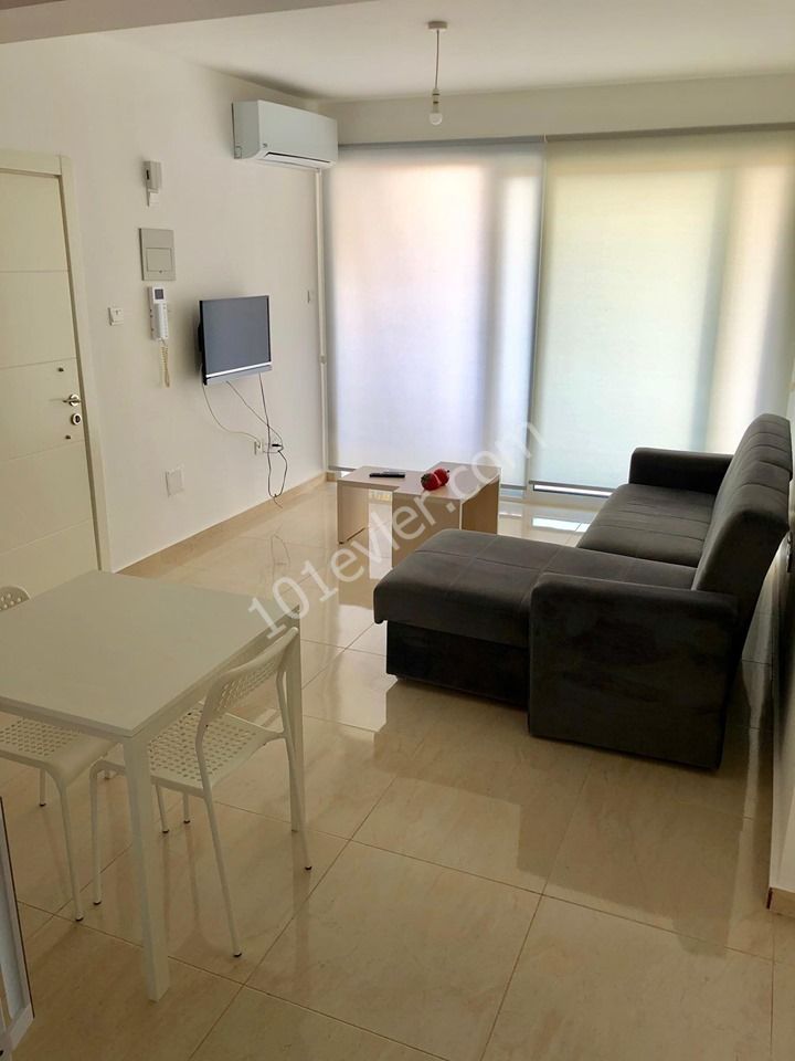 2+1 VOLL MÖBLIERTE NEUE LUXUS-WOHNUNG ZUM VERKAUF IM ZENTRUM VON FAMAGUSTA ** 