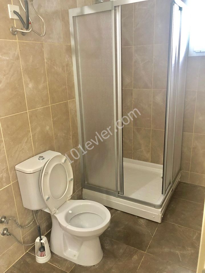 MAĞUSA MERKEZDE SATILIK 2+1 FULL EŞYALI YENİ LÜKS DAİRE 