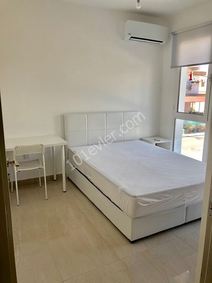 MAĞUSA MERKEZDE SATILIK 2+1 FULL EŞYALI YENİ LÜKS DAİRE 