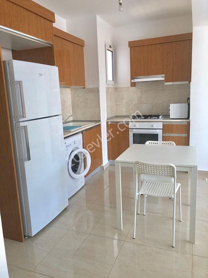 MAĞUSA MERKEZDE SATILIK 2+1 FULL EŞYALI YENİ LÜKS DAİRE 