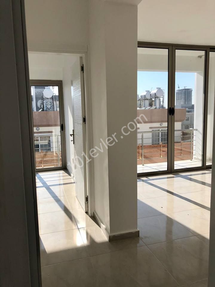 MAĞUSA MERKEZDE SATILIK 2+1 SIFIR LÜKS DAİRE  