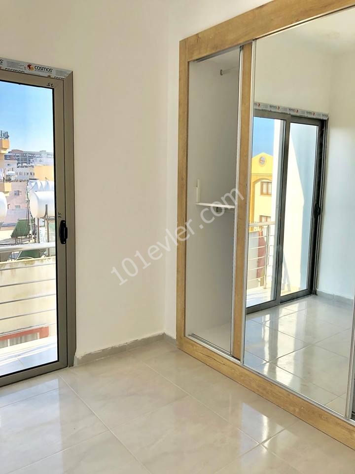 MAĞUSA MERKEZDE SATILIK 2+1 SIFIR LÜKS DAİRE  