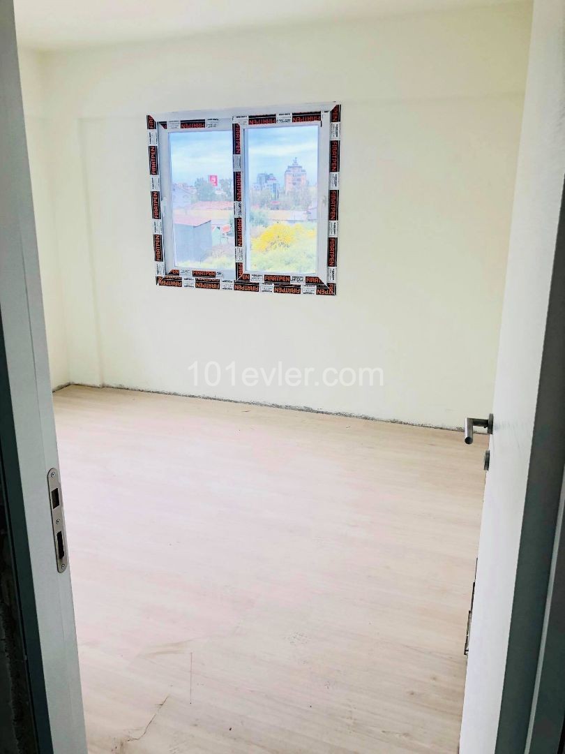 MAĞUSA'DA SATILIK 2+1 SIFIR DAİRE 