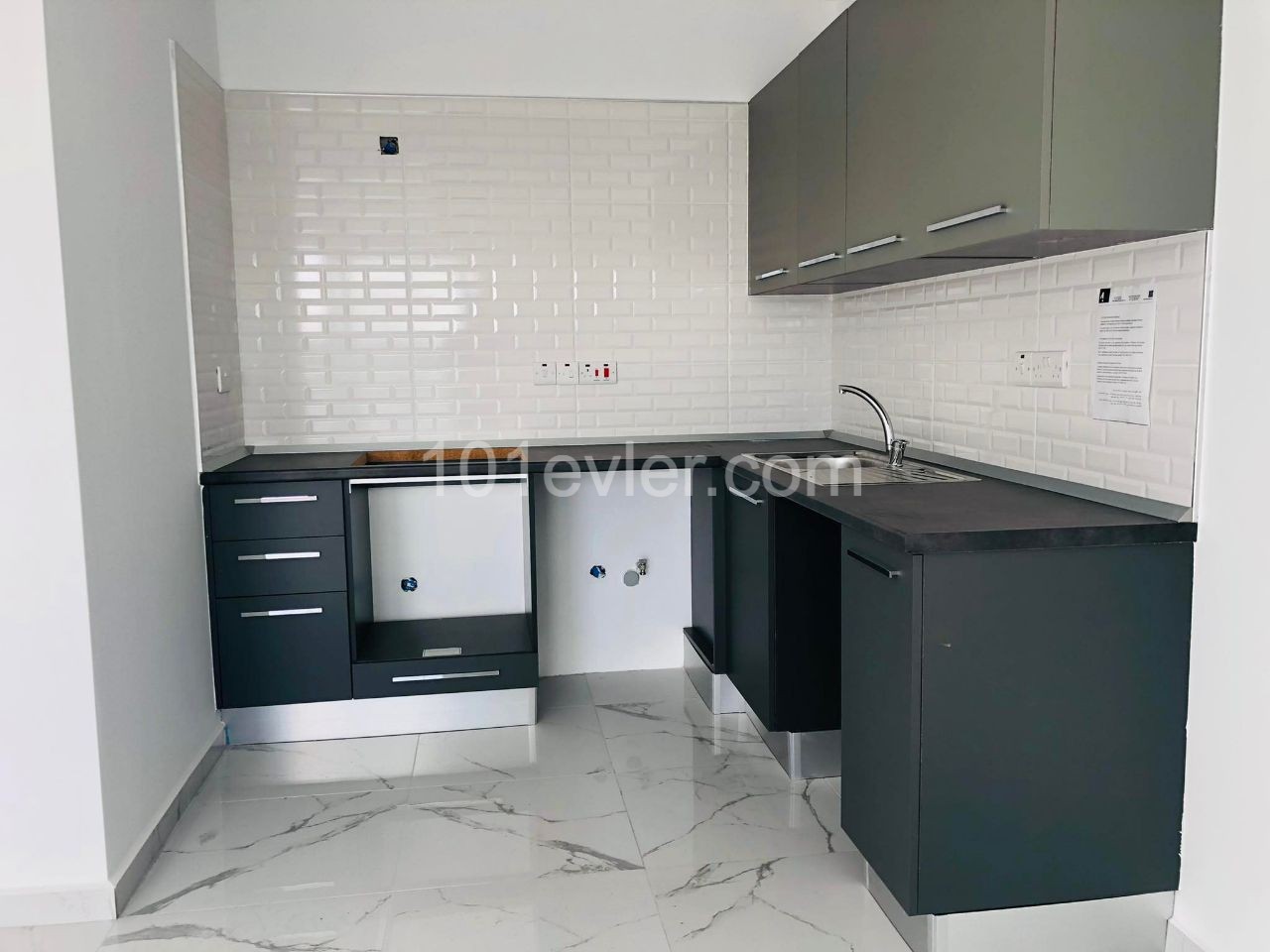 2+1 ZERO LUXURIOUS FLAT FOR SALE IN CITY MALL SHOPPING AREA ** 