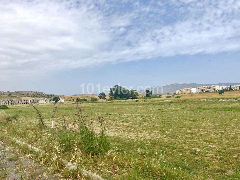 LAND FOR SALE SUITABLE FOR VILLA CONSTRUCTION IN ISKELE BOSPHORUS ** 
