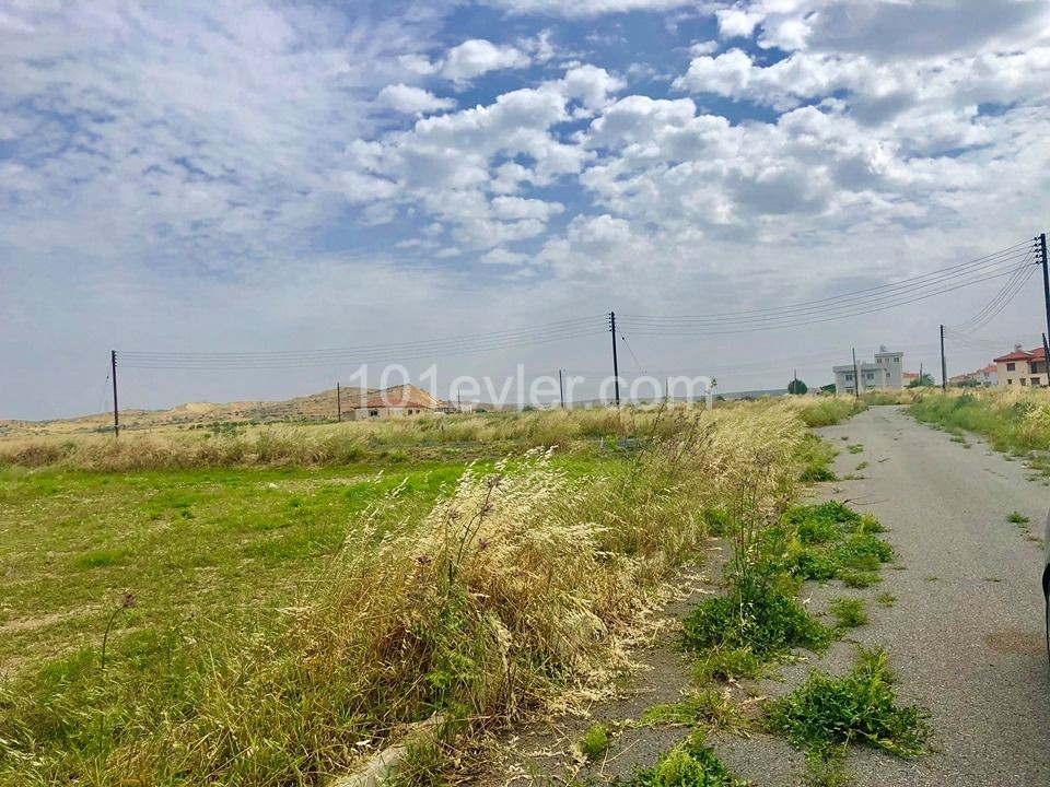 LAND FOR SALE SUITABLE FOR VILLA CONSTRUCTION IN ISKELE BOSPHORUS ** 